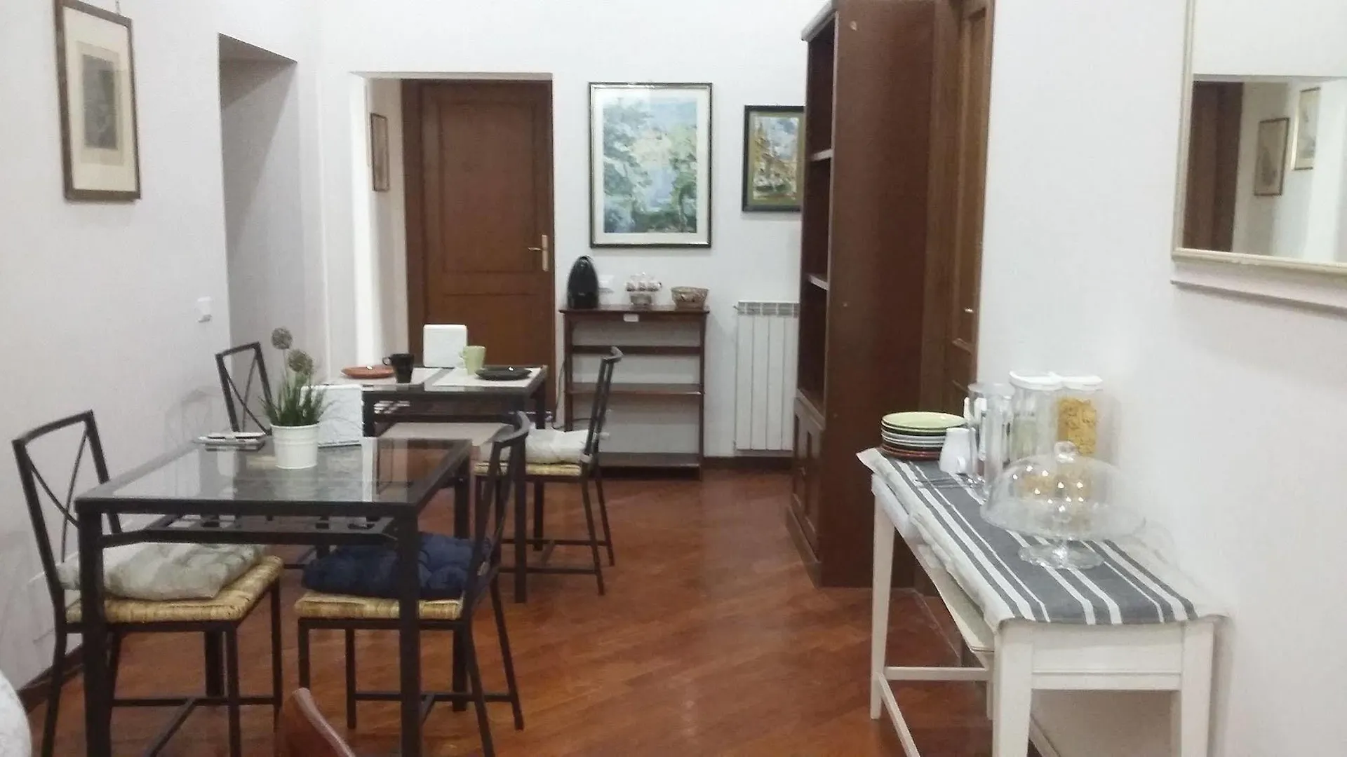 Living Rome Ottaviano B&B Włochy